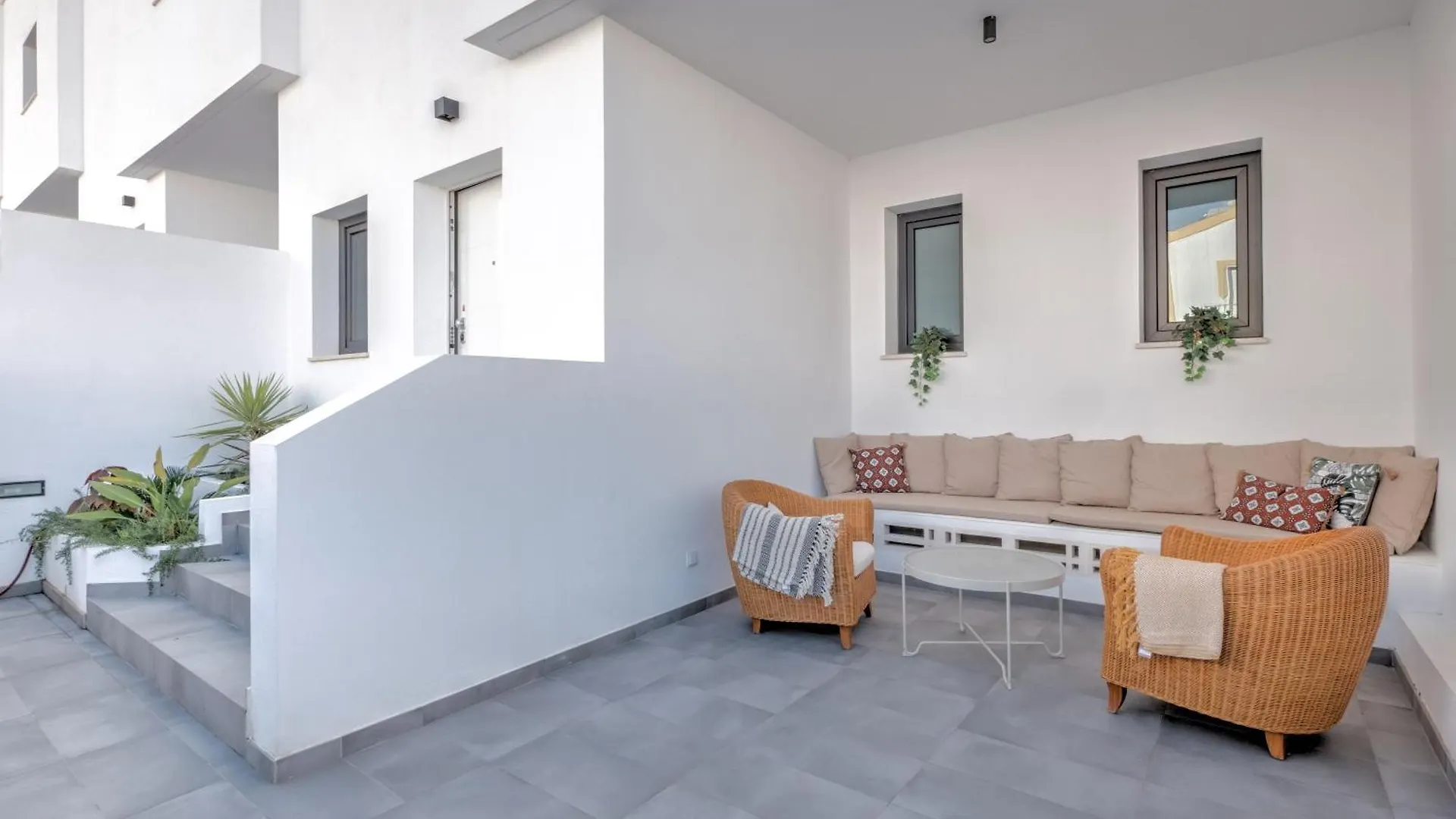 Deluxe House With Roof Terrace And Pool Villa Nerja