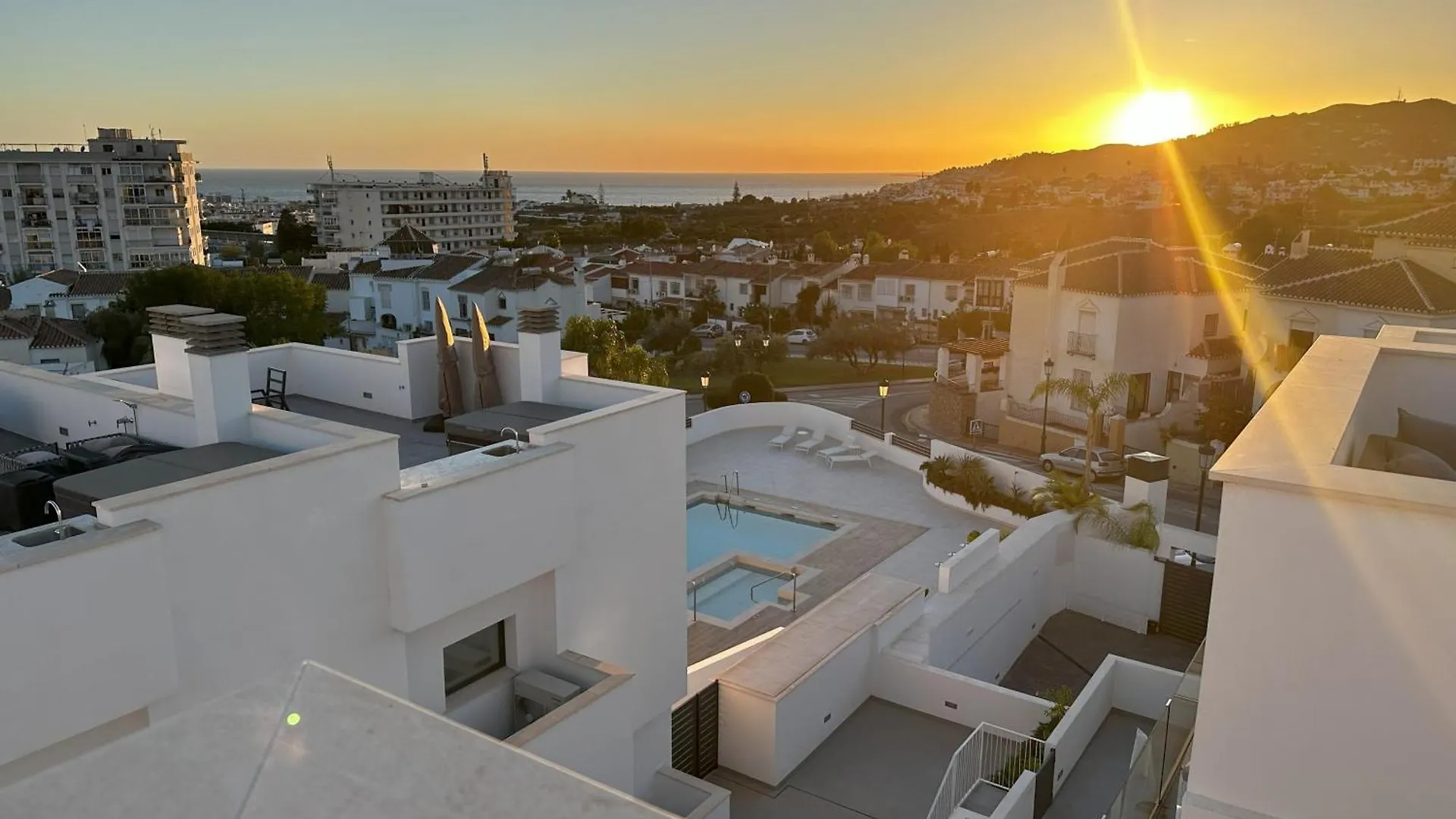 Deluxe House With Roof Terrace And Pool Villa Nerja